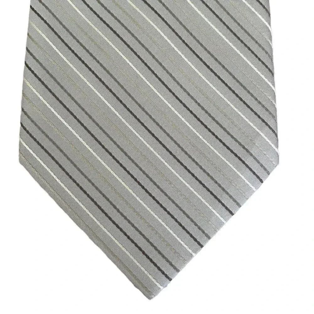 Claiborne Men's Classic Stripes 100% Silk Tie Gray  Size Regular